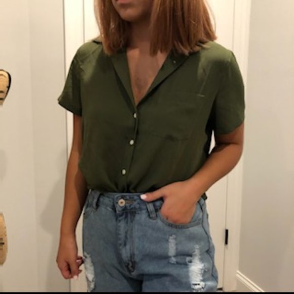 J. Crew Tops - J. Crew Mercantile Buttoned top